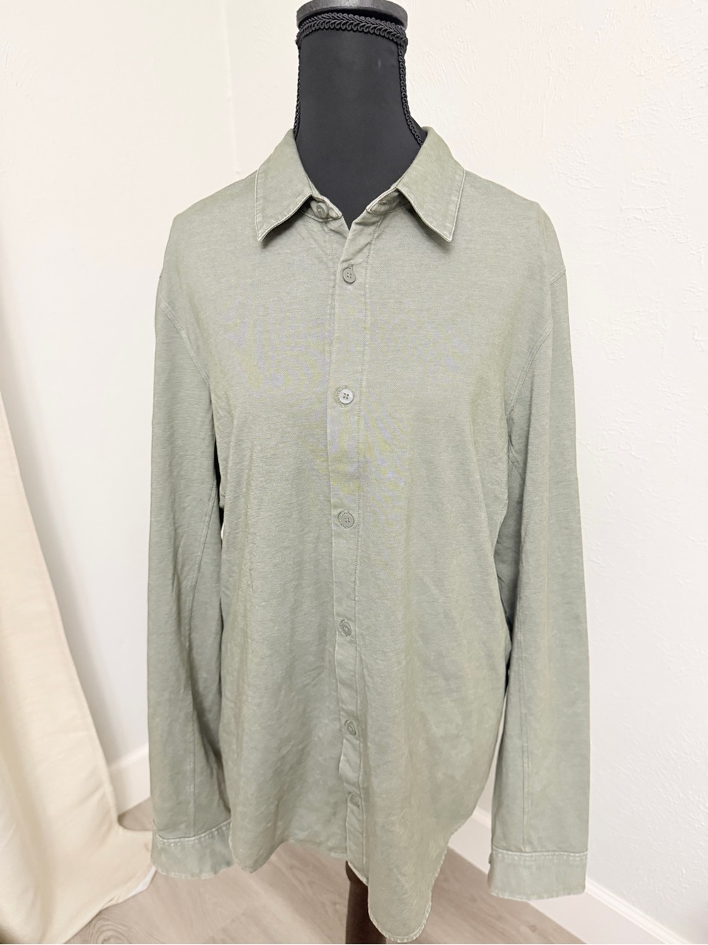 lululemon athletica Men's Light Sage Green Button-Down Shirt